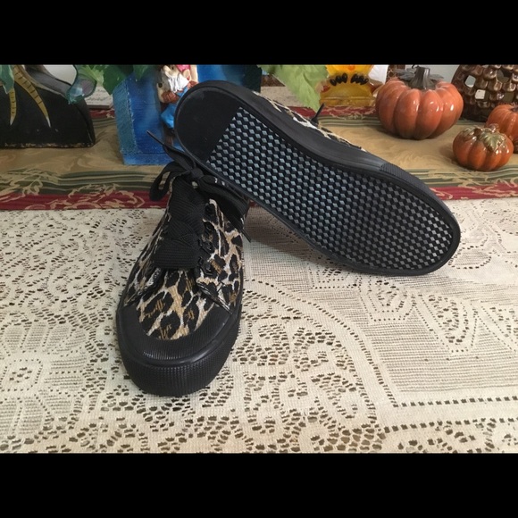 BERSHKA LEOPARD PLATFORM PRINT SNEAKERS / NWOT/ SIZE 7.5 - Picture 2 of 3